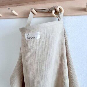 Nursing cover with circular ring and carry case